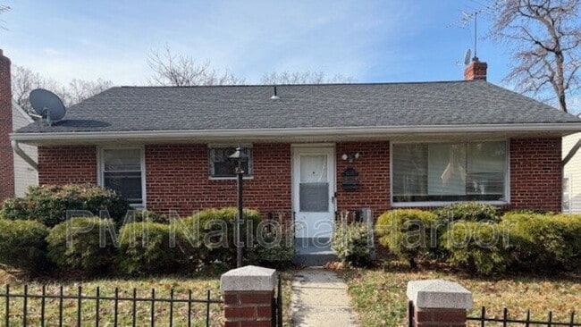 Primary Photo - 1235 Chaplin St SE