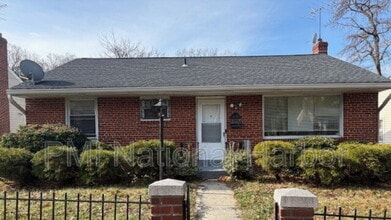 Building Photo - 1235 Chaplin St SE