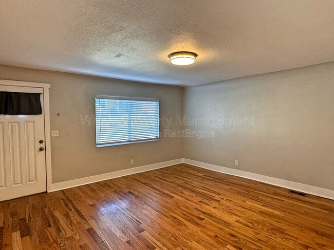 Building Photo - 4720 Elm Ct