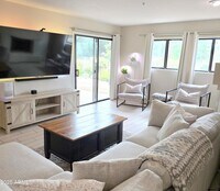 Building Photo - 10080 E Mountainview Lake Dr