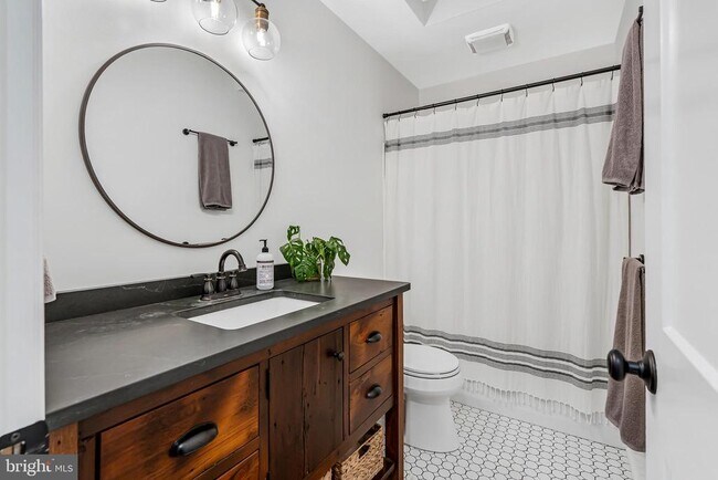 Building Photo - 2406 Upper Ridge Rd