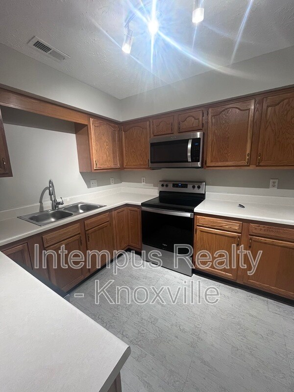 Building Photo - 1013 Ashley Michelle Ct