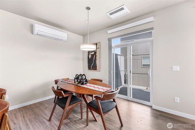 Building Photo - Modern 3-bedroom with Fully Fenced Yard in...