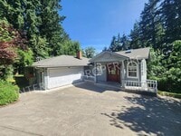 Building Photo - Large 3 Bed+ Bonus Room SW Pdx Home, Natur...