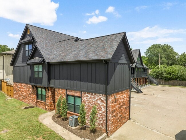 Building Photo - ONYX at 37th