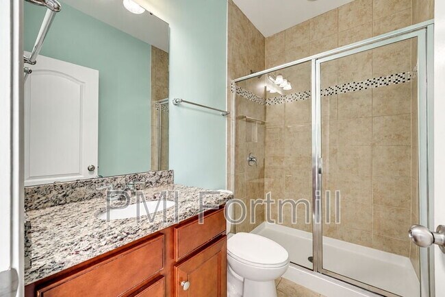 Building Photo - 1080 Crescent Moon Dr