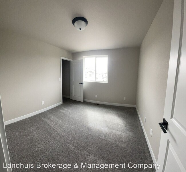 Building Photo - 3 br, 2.5 bath House - 10106 Luneth Dr