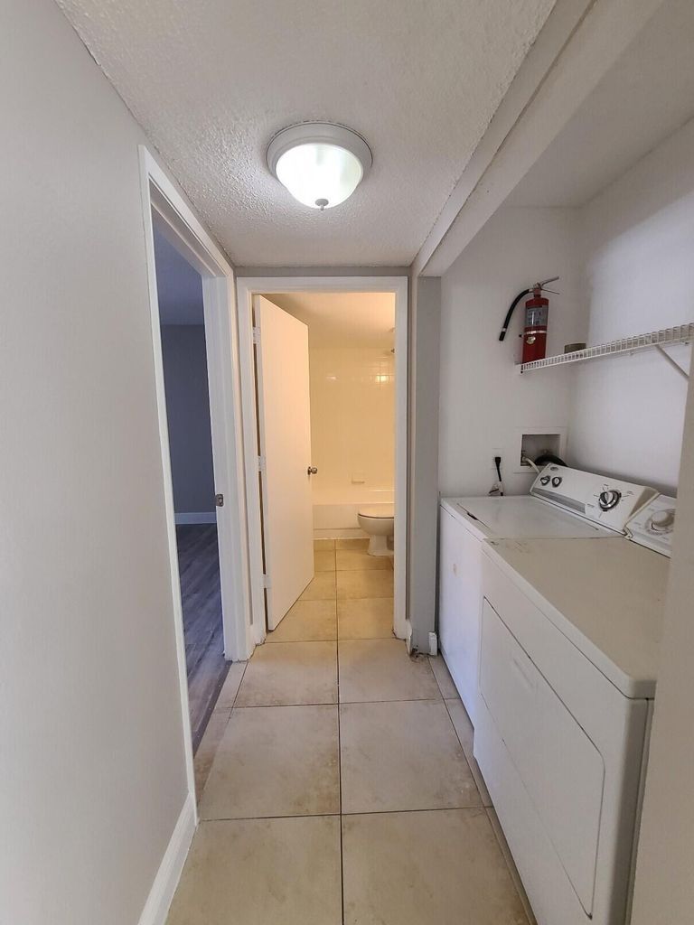 Building Photo - 1460 Windorah Way