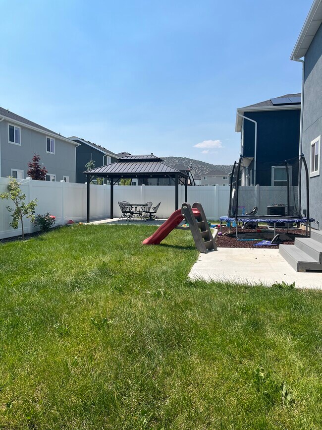 Building Photo - 4592 Rustic Ranch Way