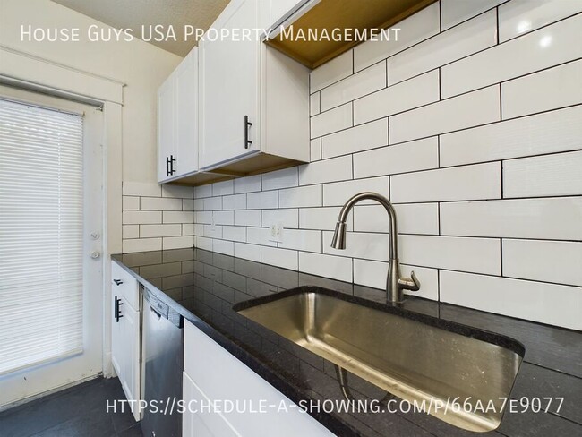 Building Photo - 3939 Troost Ave