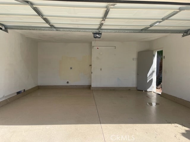 Building Photo - 5640 Greenbriar Dr