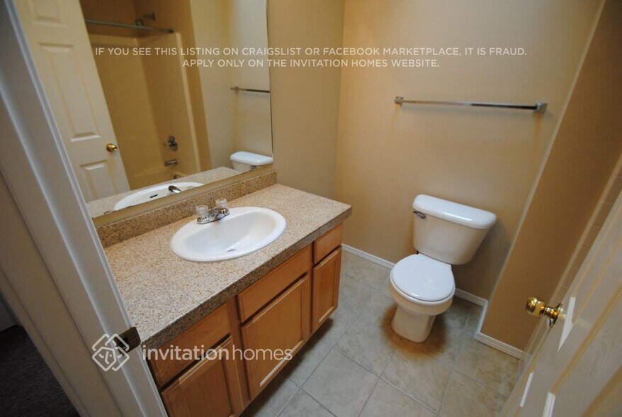 Building Photo - 16084 Rose Ln SE
