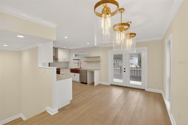 Building Photo - 162 E Davis Blvd