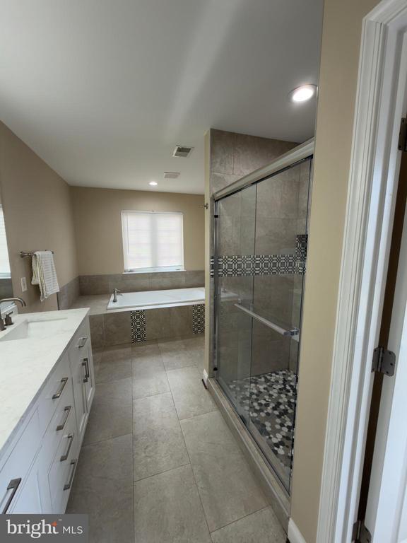 Building Photo - 13580 Den Hollow Ct