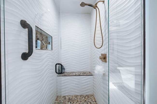 Building Photo - 76 Princeton Dr