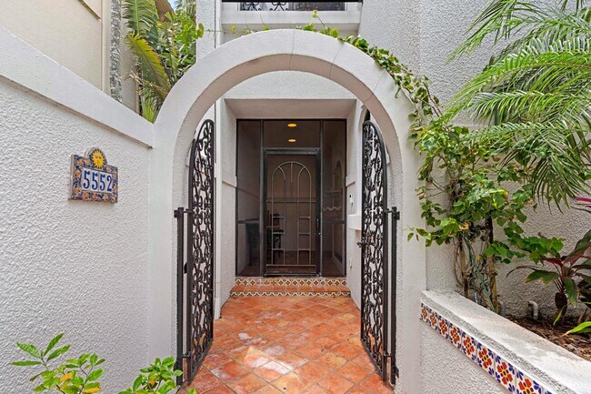Building Photo - 5552 N Ocean Blvd