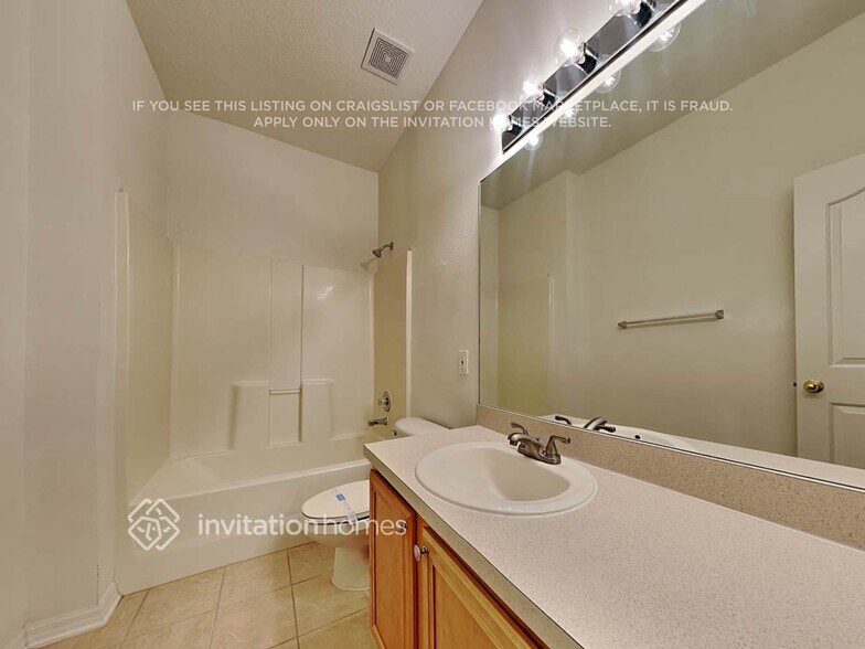 Building Photo - 10614 Bamboo Rod Cir