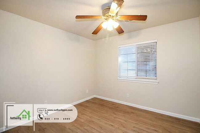 Building Photo - 3527 Savage Dr