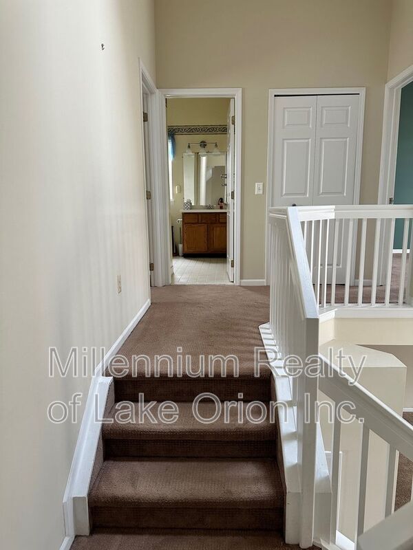 Building Photo - 3189 Silverbrook Dr