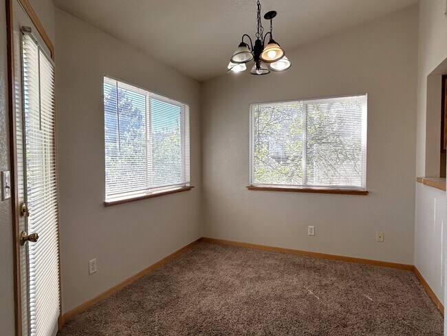 Building Photo - Spacious 2 Bedroom Greeley Condo - Available Now!