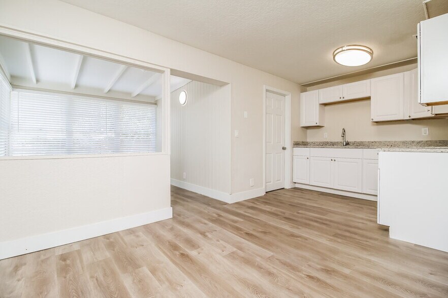 Building Photo - 5383 Eadie Pl