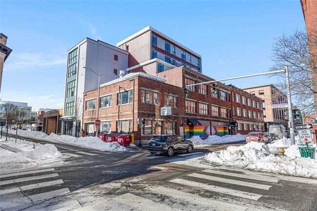 Building Photo - 71 Richmond St