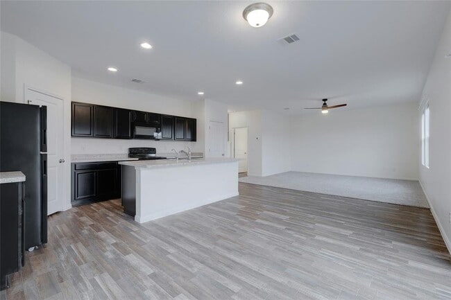 Building Photo - 140 Satsuma Ln