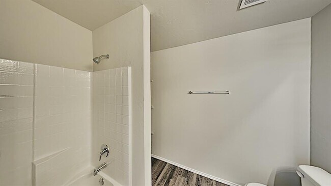 Building Photo - 16204 Harvester Dr