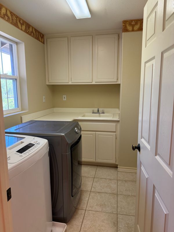 Building Photo - 16333 Fox Hollow Way
