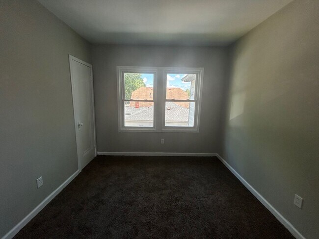 Building Photo - 459 9th St