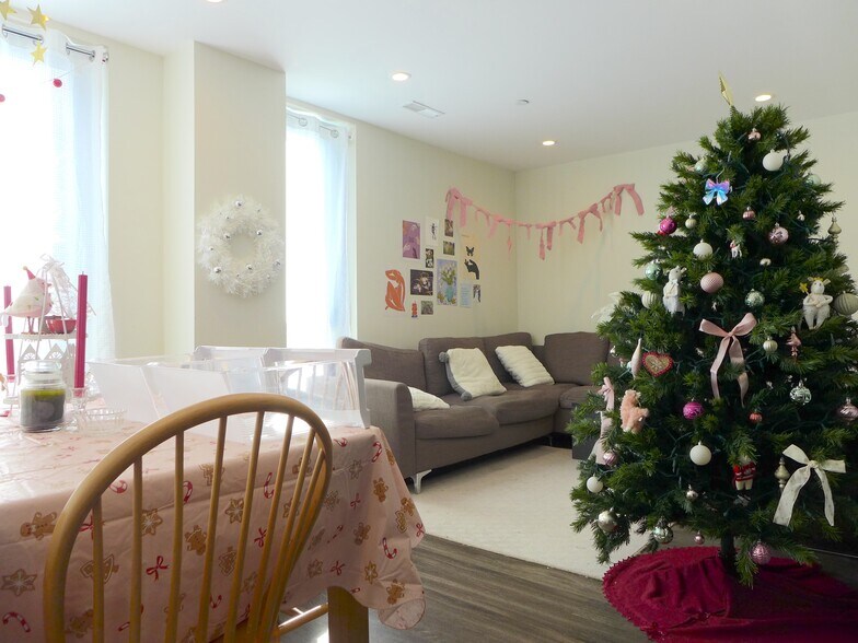 Primary Photo - 22 Saint Cyprians Pl