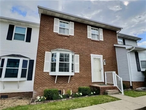 Primary Photo - 14 Carriage Way