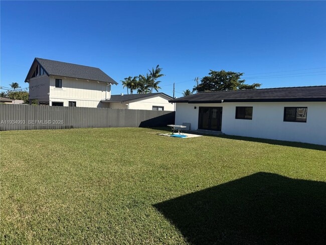 Building Photo - 2832 SW 124th Ct