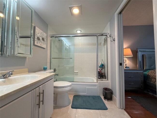 Building Photo - 2304 Lucaya Ln