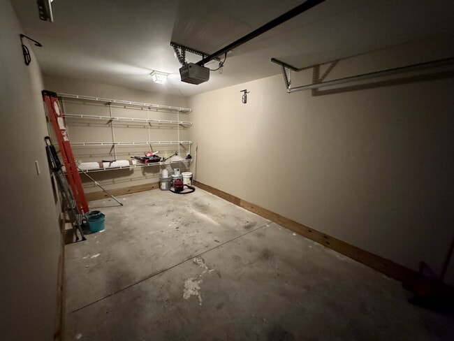 Building Photo - 2 bedroom townhome in Seneca