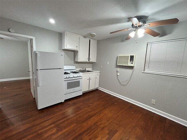 Building Photo - 4207 Mt Vernon St