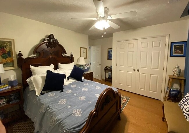 Building Photo - 5010 Emerald Isle Ct