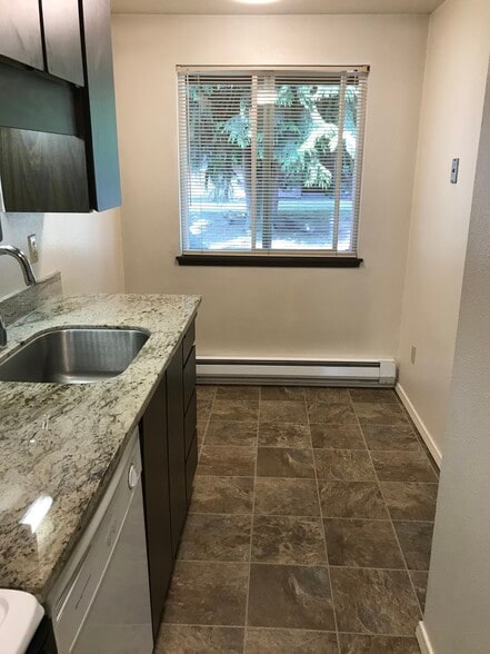 Building Photo - 11007 66th Ave E