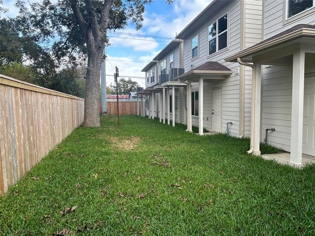 Building Photo - 5718 Harbrook Dr