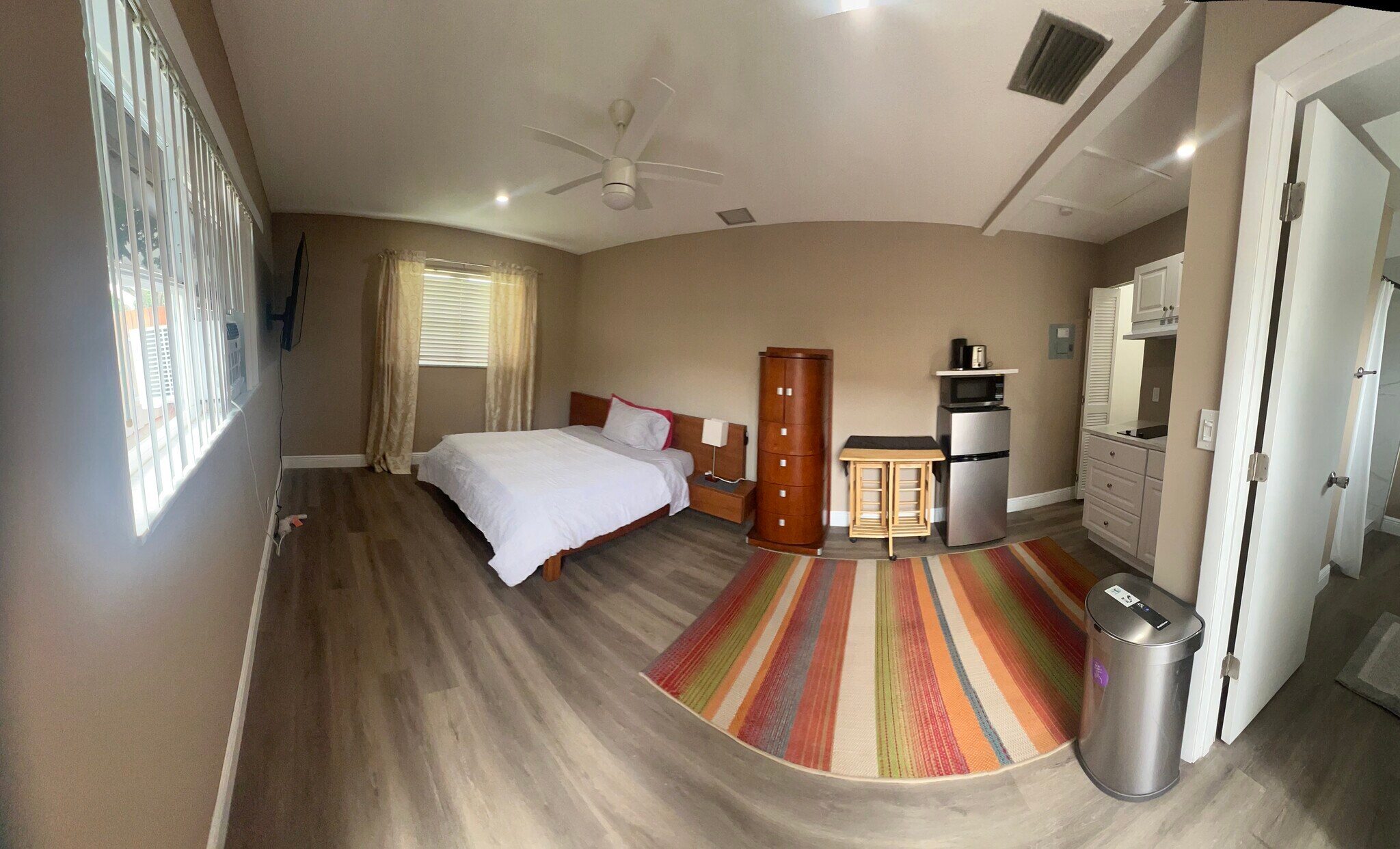 Building Photo - 880 NW 72nd Ter