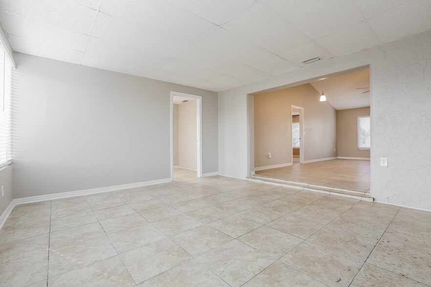 Building Photo - 6248 Drucker Cir