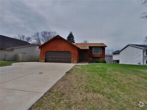 Building Photo - 13078 Glenhurst Ave