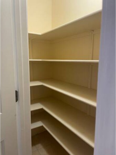 Building Photo - 635 Harvill Dr