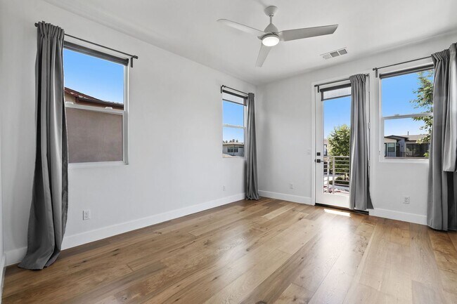 Building Photo - 1650 Murano Pl