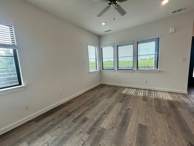 Building Photo - 3331 Loam Ln