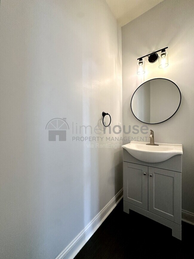 Building Photo - 4452 Leamore Square Rd