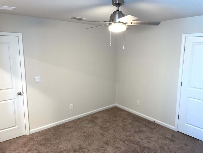 Building Photo - 1642 Villageside Ct