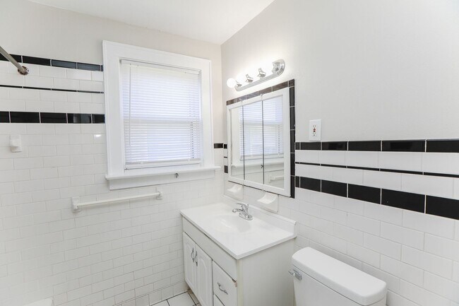 Building Photo - 9262 Coleman Ave