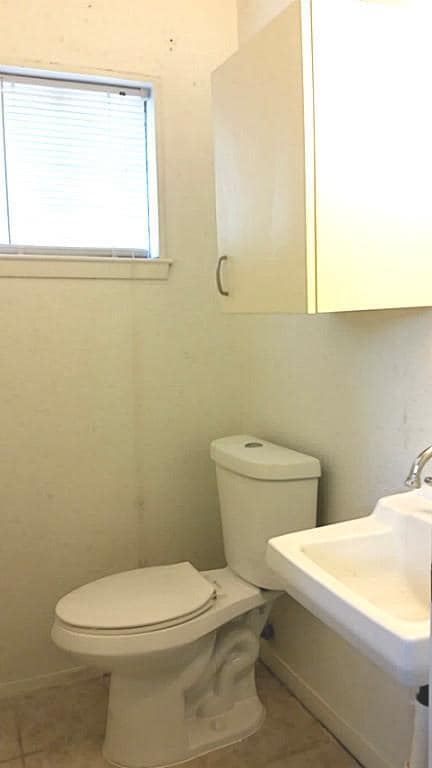 Building Photo - 5519 Mendota Ln