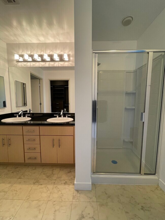 Building Photo - 311 2nd St